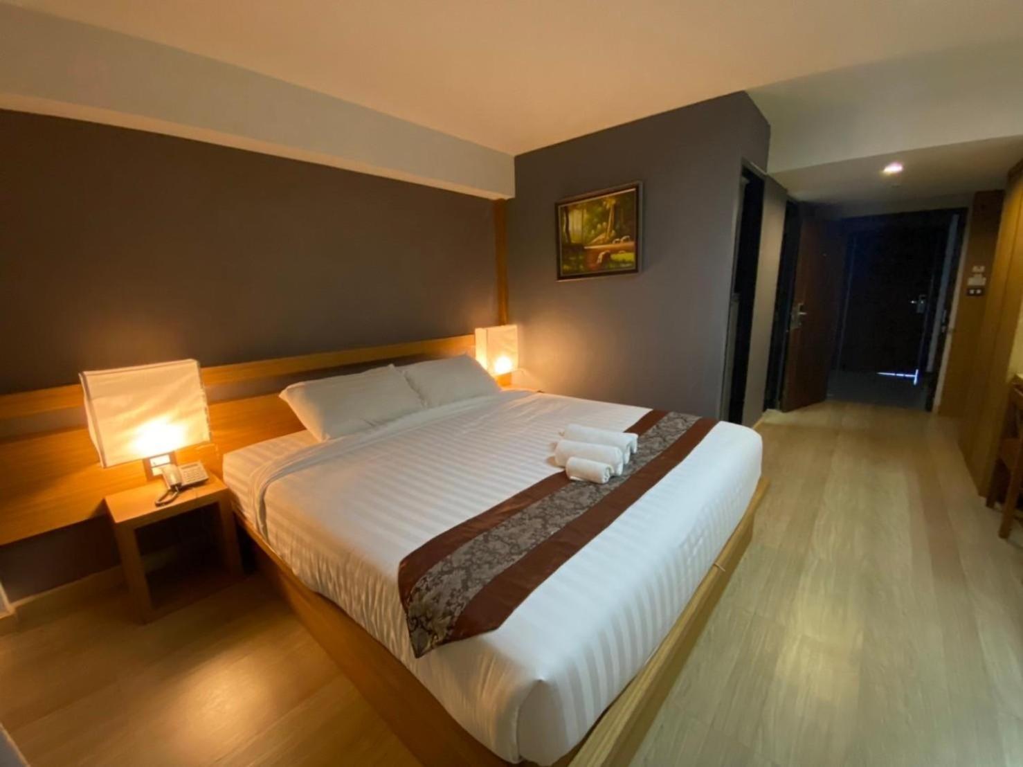 Buritel Hotel Buriram Esterno foto