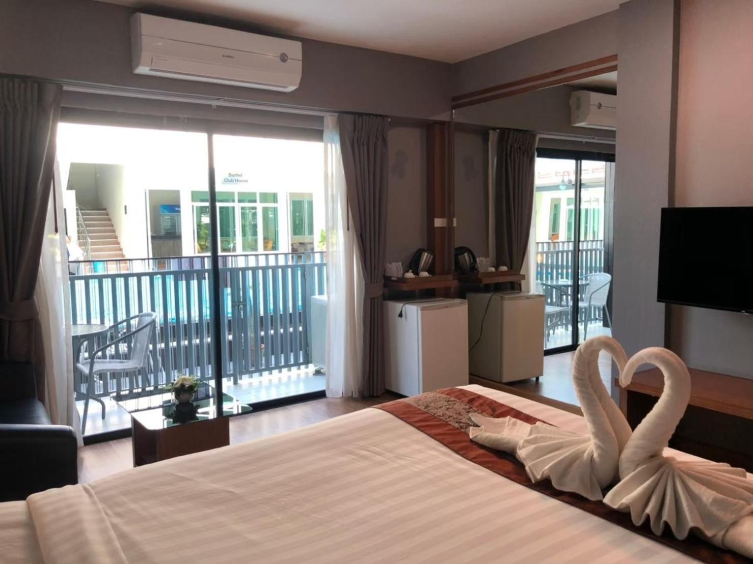 Buritel Hotel Buriram Esterno foto