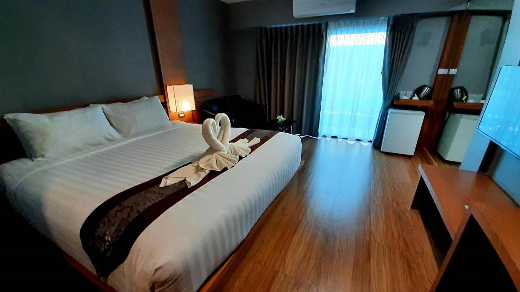 Buritel Hotel Buriram Esterno foto