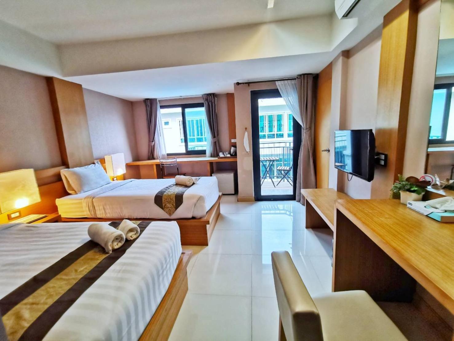Buritel Hotel Buriram Esterno foto